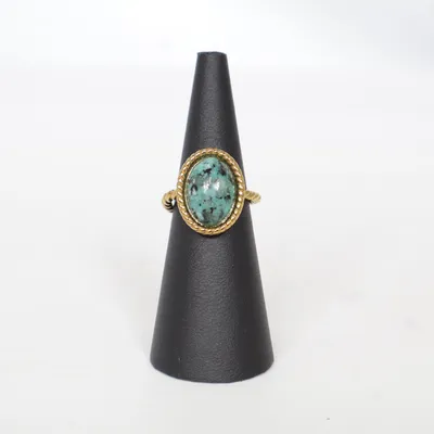 Ring (Guldfärgad, Grön) Okänd metall