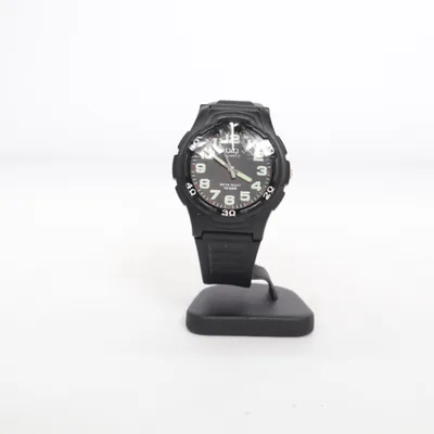 Wristwatch (Black) from Q&Q