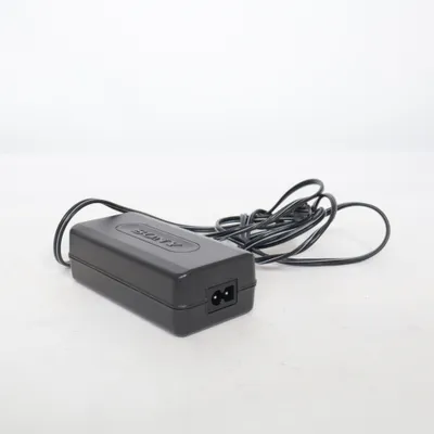 Datorladdare (AC-L10A) från Sony