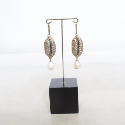 Örhängen (Silverfärgad, Vit) från Giambattista Valli x H&M Okänd metall