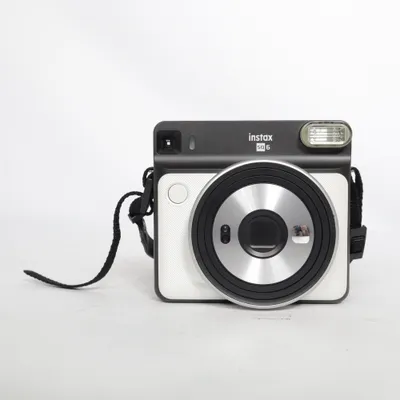Polaroid camera (Instax Sq 6) from Fujifilm