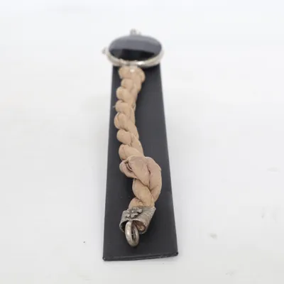 Armband (Beige, Svart, Silverfärgad) från Lite Kalabalik Okänd metall
