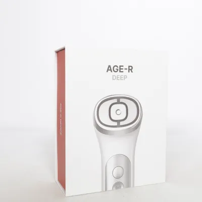 Cleansing device (Age-R Ussera Deep Shot) from Medicube