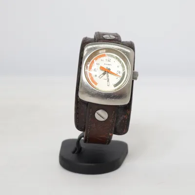 Armbandsur (Brun, Silverfärgad, Orange) från Diesel