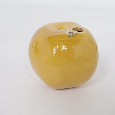Vase (Apple) von Bordallo Pinheiro