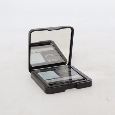 Ögonskugga (QUATTRO Harmony of 4 colors Eyeshadow Palette) från Douglas