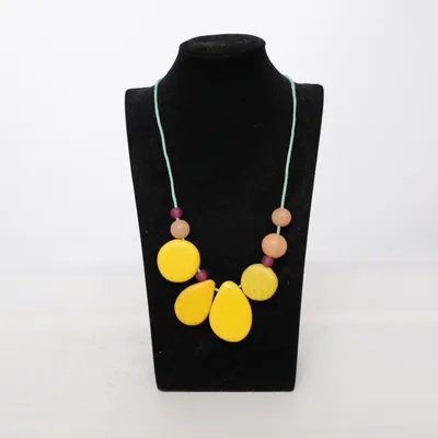 Halsband (Agnes) från Gudrun Sjödén Trä