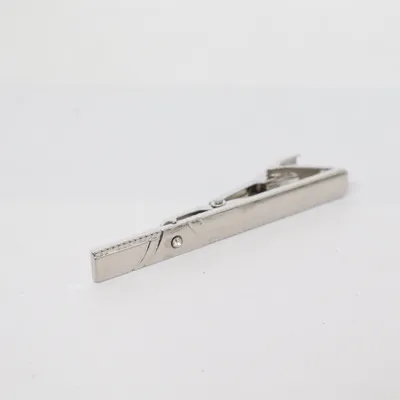 Slipsnål (Silverfärgad) Okänd metall