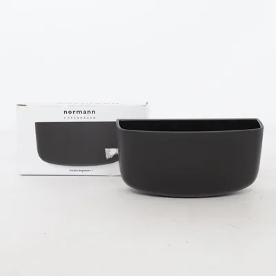 Badezimmer Utensilien (Pocket Organizer) von Normann Copenhagen