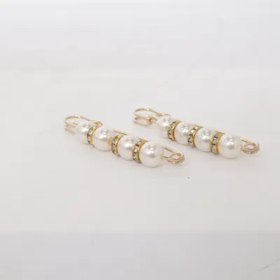 Brosch (Silverfärgad) Okänd metall