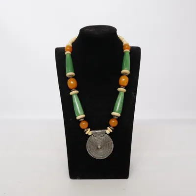 Halsband (Grön, Flerfärgad) Okänd metall