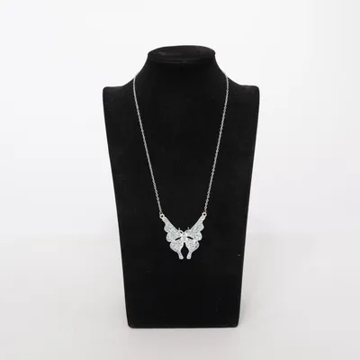 Halsband (Blå, Grön, Silverfärgad) Okänd metall