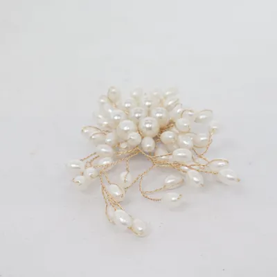 Brooch (White, Gold) Unknown metal