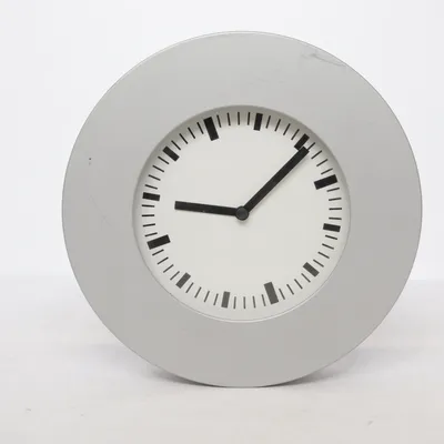 Väggklocka (Grå) från IKEA