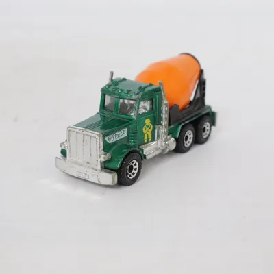 Modellbil (PETERBILT 81991) från Matchbox