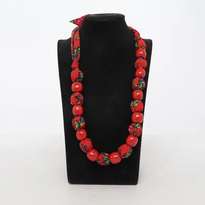Ketting (Rood, Meerkleurig) Onbekend materiaal
