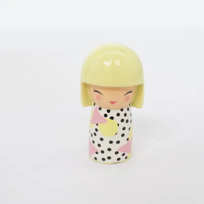 Kokeshi (Geel, Meerkleurig) van Skincity