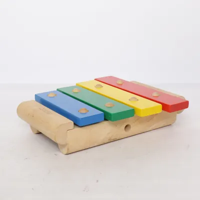 Leksaksinstrument (Blå, Grön, Gul, Röd) från Kids Wood