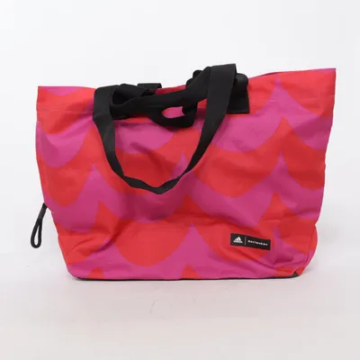 Weekendbag (Röd, Rosa, Svart) från Adidas x Marimekko