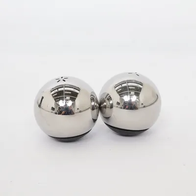 Salt & pepper shakers (Silver) from Menu