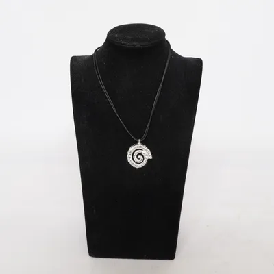Halsband (Svart, Silverfärgad) Okänd metall
