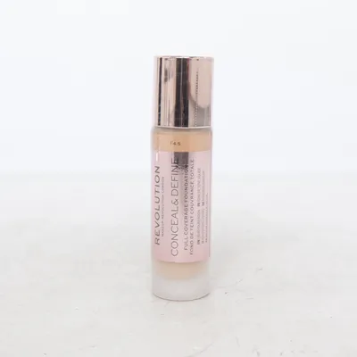 Foundation (CONCEAL & DEFINE) van Makeup Revolution London