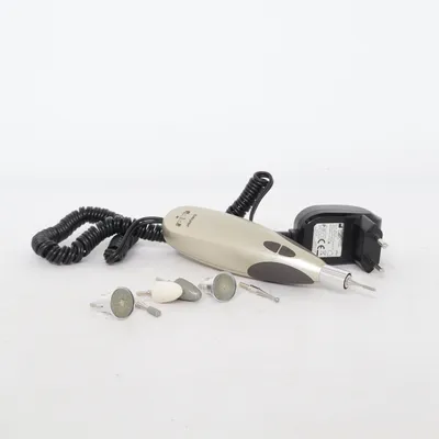 Manicureset (Beige, Zwart) van Beurer