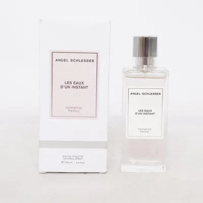 Eau de Toilette (Immense Peony) von Angel Schlesser