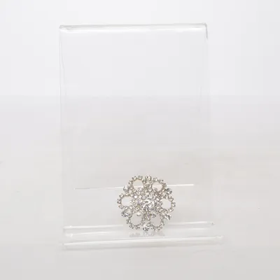 Brosch (Flerfärgad) Okänd metall