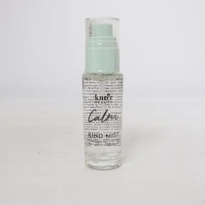 Setting spray från Kndr Beauty