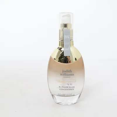Facial oil (Dermaperfect Bi-Phase Glam Concentrate) from Judith Williams