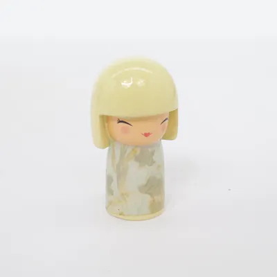 Kokeshi (Gul, Flerfarvet) fra Skincity