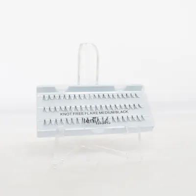 False lashes (Knot Free Flare Medium Black) from Leila's