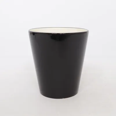 Pot (Noir) de Ceasar Collection