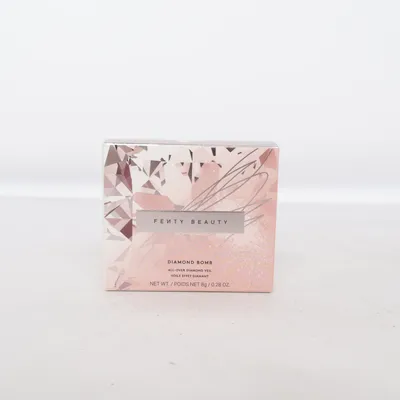 Highlighter (Diamond Bomb All-Over Diamond Veil) från Fenty Beauty