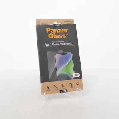 Skärmskydd (Classic Fit iPhone 14 Plus/13 Pro Max) från Panzer Glass