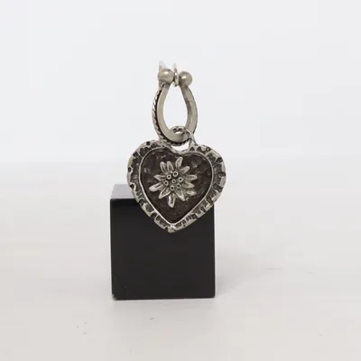 Pendentif (Argent) Métal inconnu