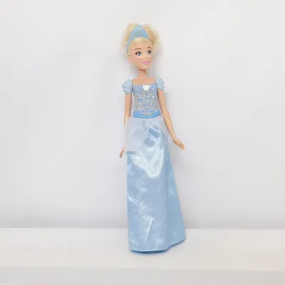 Docka (E4158) från Hasbro