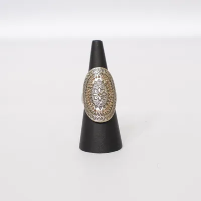 Ring (Guldfärgad) Okänd metall
