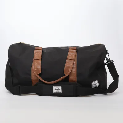 Weekendbag (Svart) från Herschel