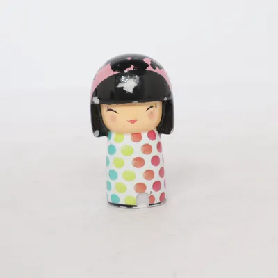 Kokeshi (Flerfärgad) från Skincity