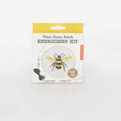 Brodyrmönster (Mini Cross Stitch) från Kikkerland