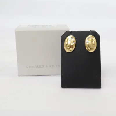 Boucles d'oreilles (Or) de Charles & Keith Métal inconnu