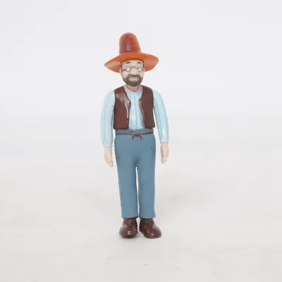 Leksaksfigur (Blå, Brun, Röd) från Martinex