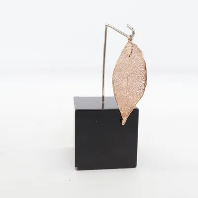 Pendentif (Or, Or rose) de H.D Métal inconnu, Plaqué or