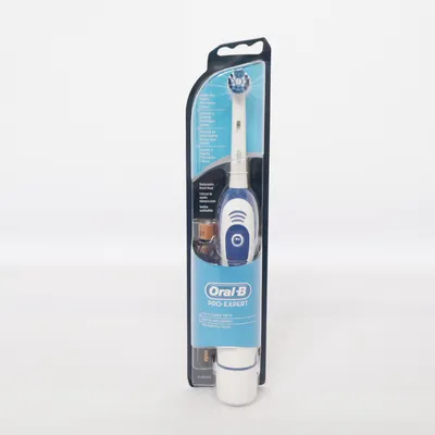 Cleansing device (Pro-Expert) from Oral-B