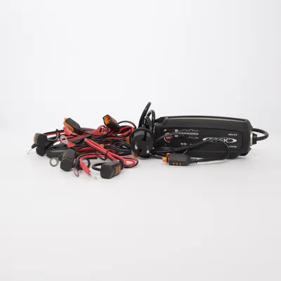 Car charger (1075) from Ctek