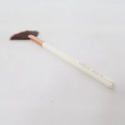 Makeup børste (Medium Fan) fra Luxie