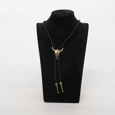 Necklace (Black) Leather, Unknown metal