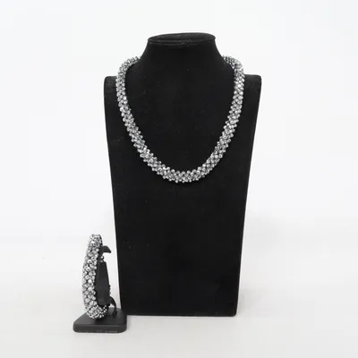Parure de bijoux (Gris) Métal inconnu